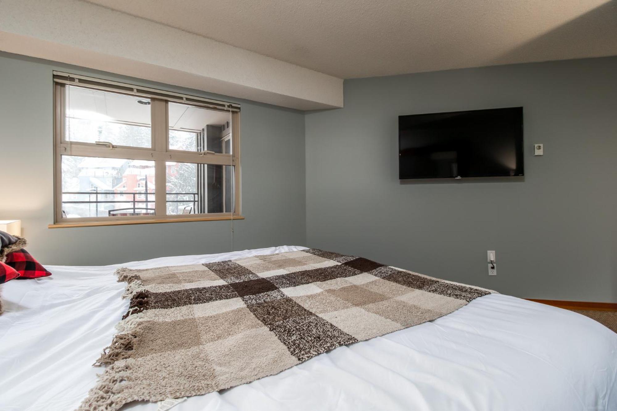Creekside Slopeside 1Br With Pool, Hot Tub, Bbq Apartment Whistler Exterior photo